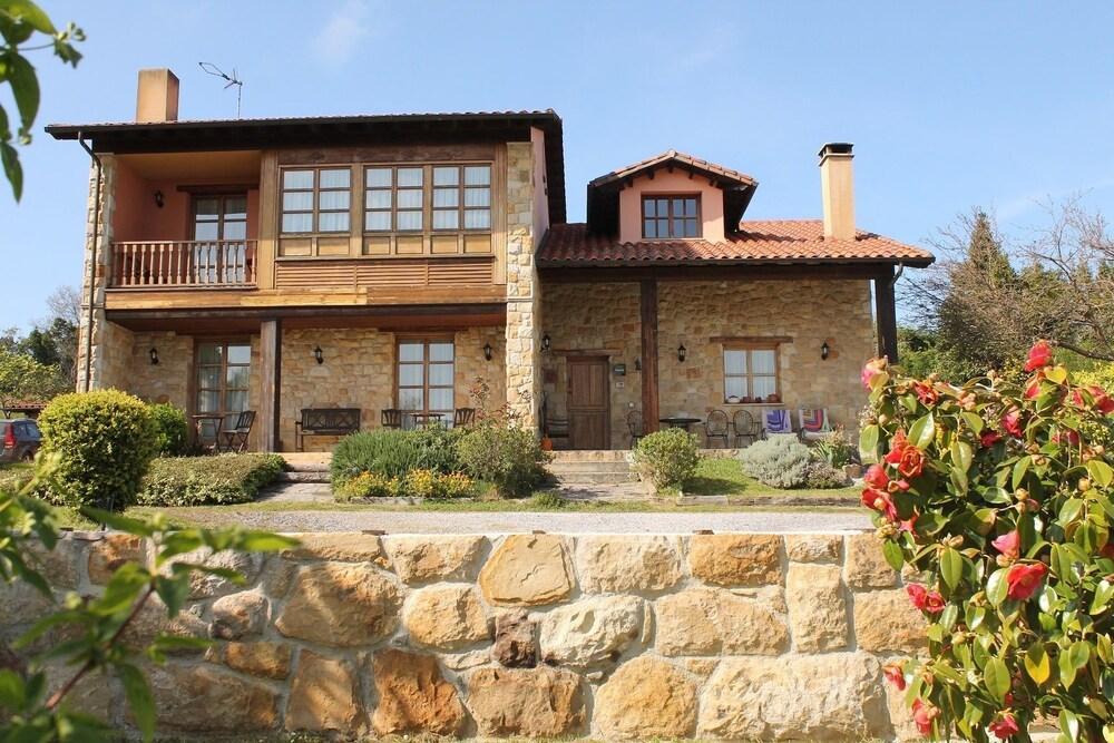 Bed & Breakfast Casa Torreteyera 2*
